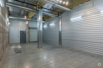 1323 NW 16th Ave, Portland, OR for lease Interior Photo- Image 2 of 8