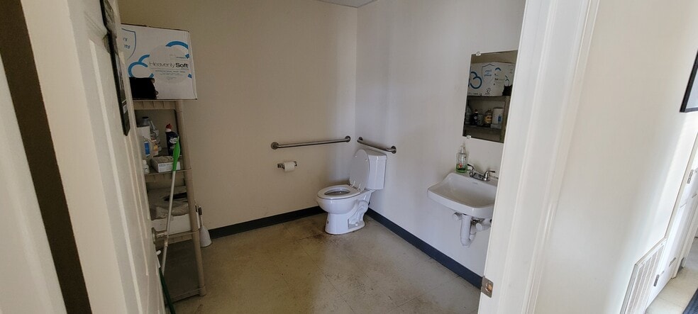 7530 Seneca Rd N, Hornell, NY for sale - Interior Photo - Image 3 of 9