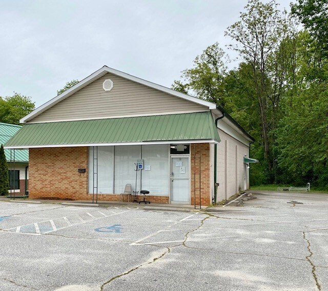 8 S Poinsett Hwy, Travelers Rest, SC 29690