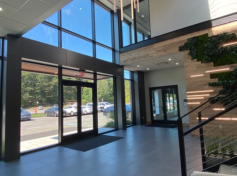 760 Main St, Wilmington, MA for lease - Lobby - Image 3 of 17