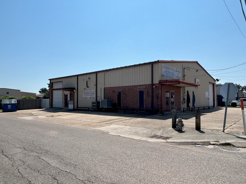 2301 Brooklyn Ave, Harvey LA - Warehouse