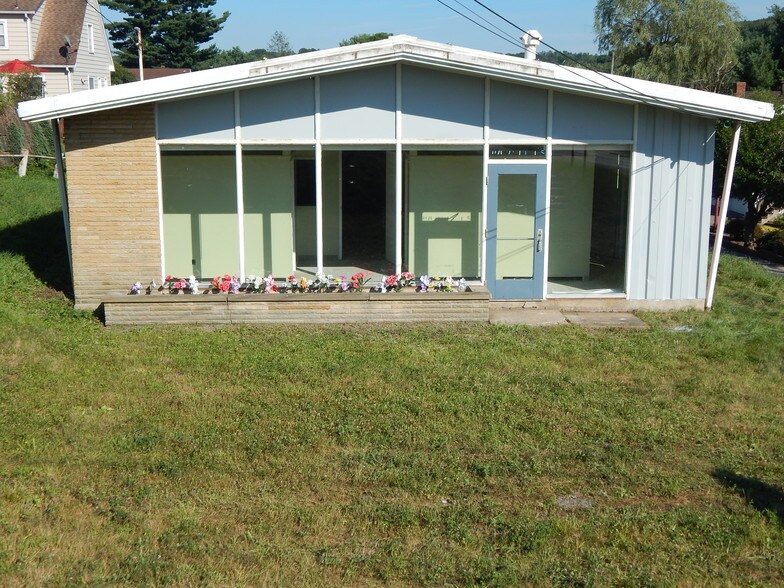 109 S Main St, Chicora, PA 16025