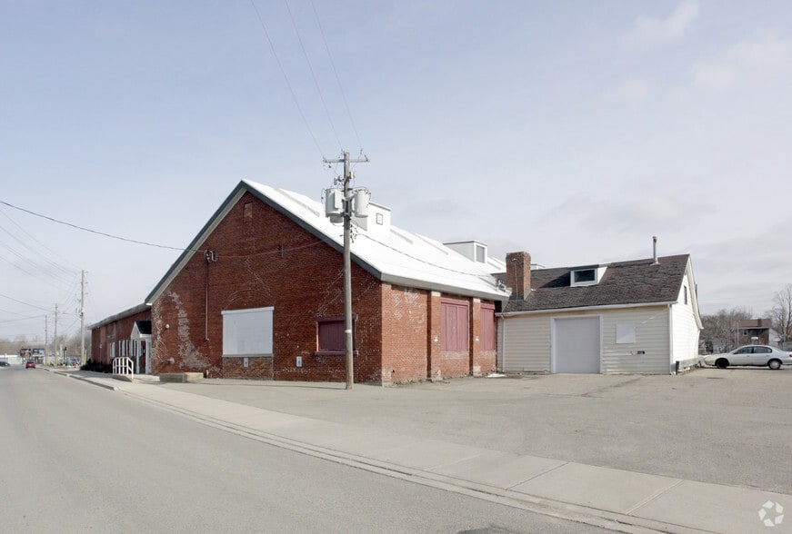 49 Eastern Ave, Halton Hills, ON for lease - Building Photo - Image 2 of 3