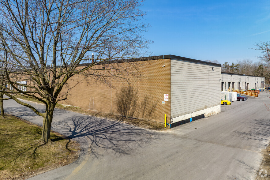 510 Coronation Dr, Toronto, ON for lease - Building Photo - Image 2 of 5