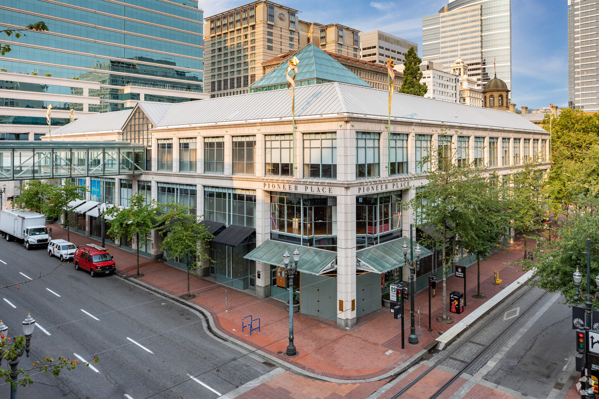 700 SW 5th Ave, Portland, OR for lease Primary Photo- Image 1 of 4