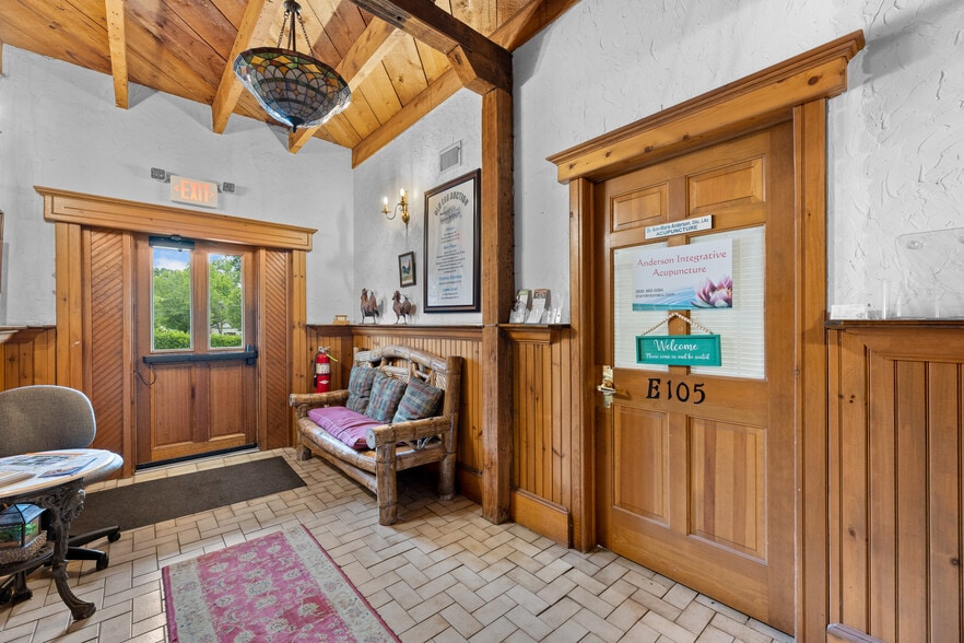 84 Park Ave, Flemington, NJ for lease - Building Photo - Image 3 of 50