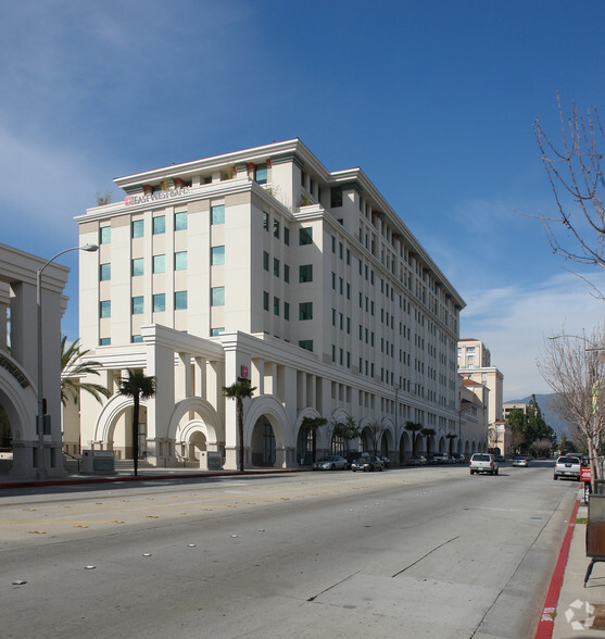 135 N Los Robles Ave, Pasadena, CA for sale - Primary Photo - Image 1 of 1