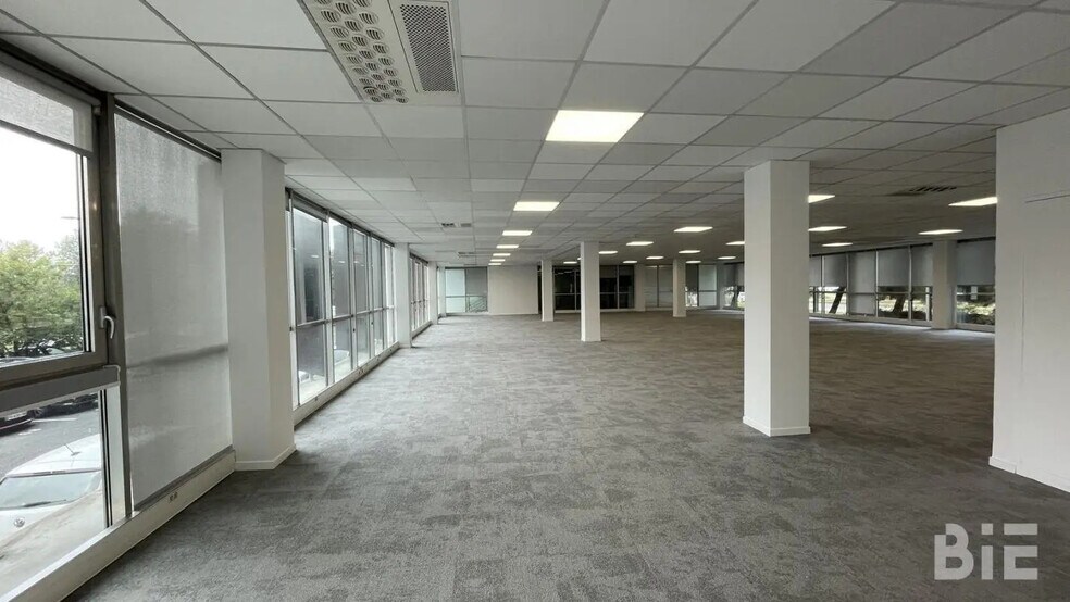 Office in Bruges for lease - Building Photo - Image 2 of 10