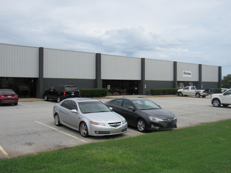 1865 E Main St, Duncan, SC for lease - Building Photo - Image 1 of 4