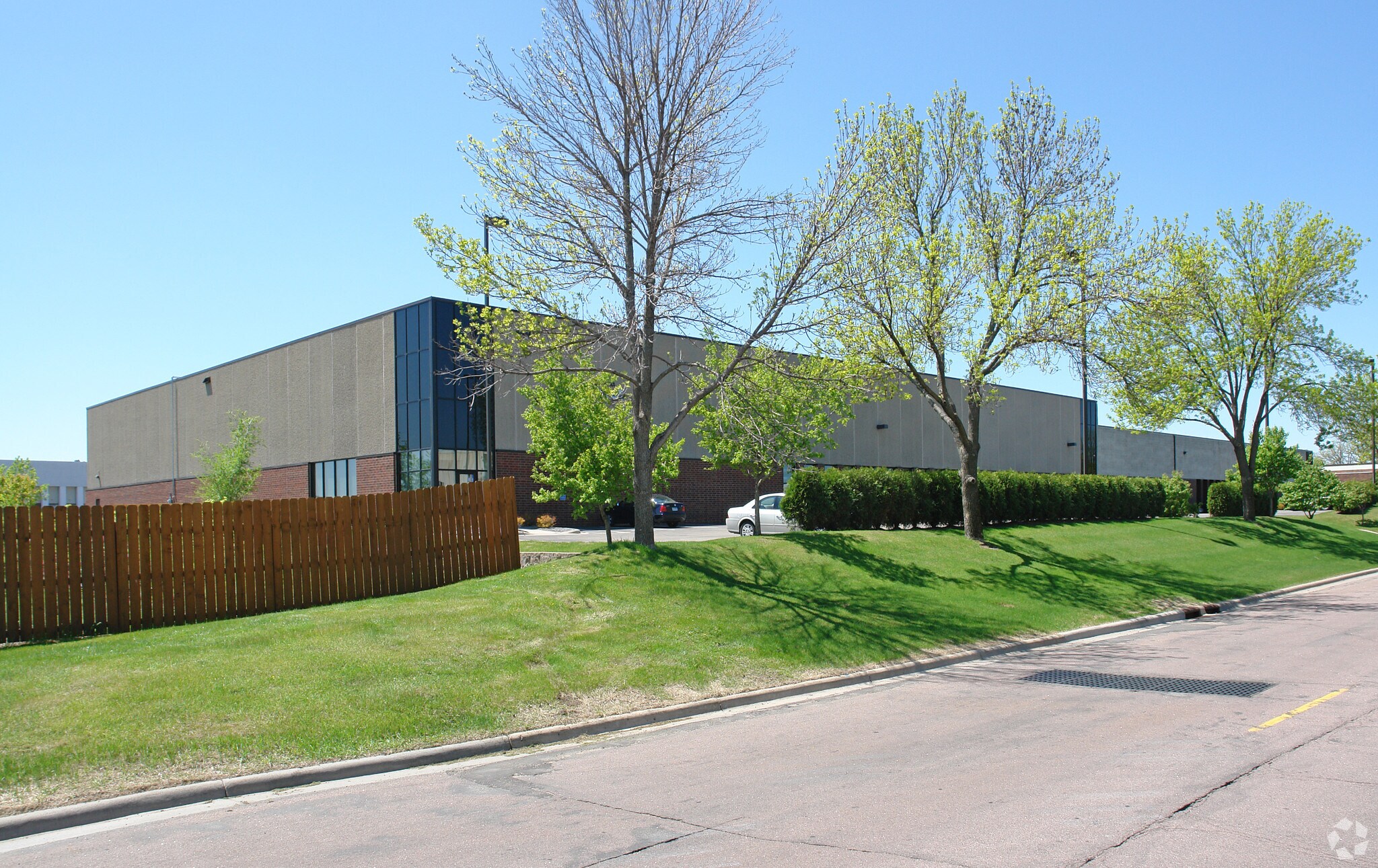 9601 Newton Ave S, Bloomington, MN for lease Building Photo- Image 1 of 4