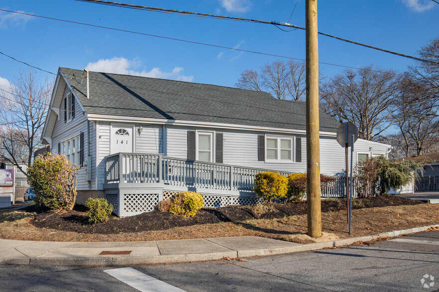 141 Waverly Ave, Patchogue, NY for sale - Building Photo - Image 1 of 20