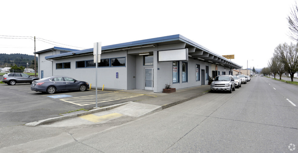 104 S Pacific Hwy, Cottage Grove, OR for lease - Primary Photo - Image 1 of 7