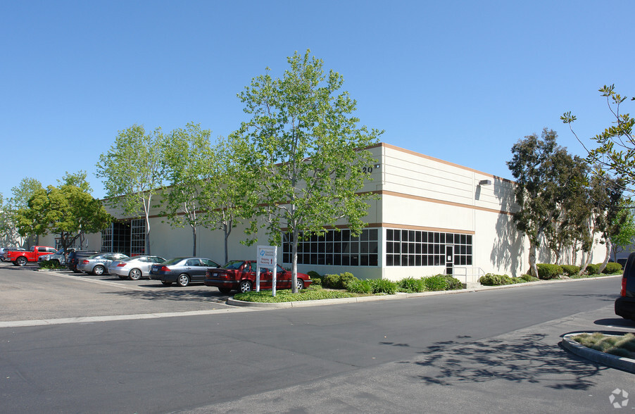 1620 Emerson Ave, Oxnard, CA for lease - Primary Photo - Image 1 of 5