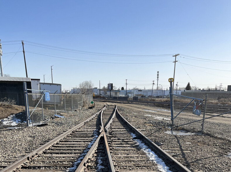 13020 127 Avenue Northwest, Edmonton, AB for sale - Building Photo - Image 1 of 2