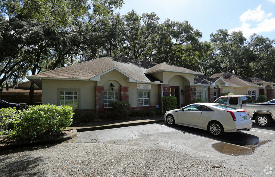 156 E Bloomingdale Ave, Brandon, FL for sale - Primary Photo - Image 1 of 1