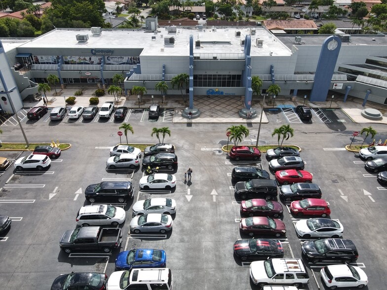 1601-1695 SW 107th Ave, Miami, FL for lease - Building Photo - Image 3 of 7