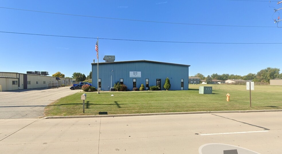 2100 American Dr, Neenah, WI for lease - Building Photo - Image 1 of 15