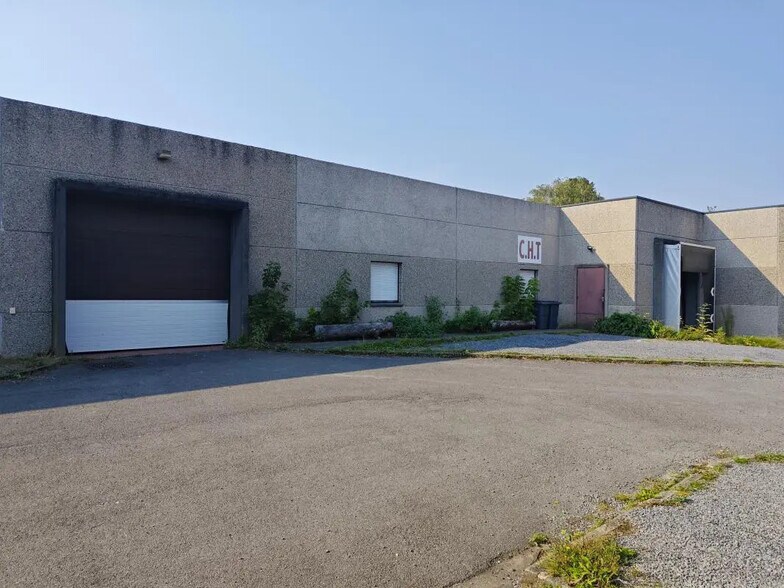 Industrial in Halluin for lease - Building Photo - Image 1 of 2