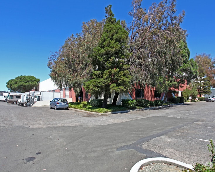 5100 Fulton Dr, Fairfield, CA for lease - Building Photo - Image 3 of 8