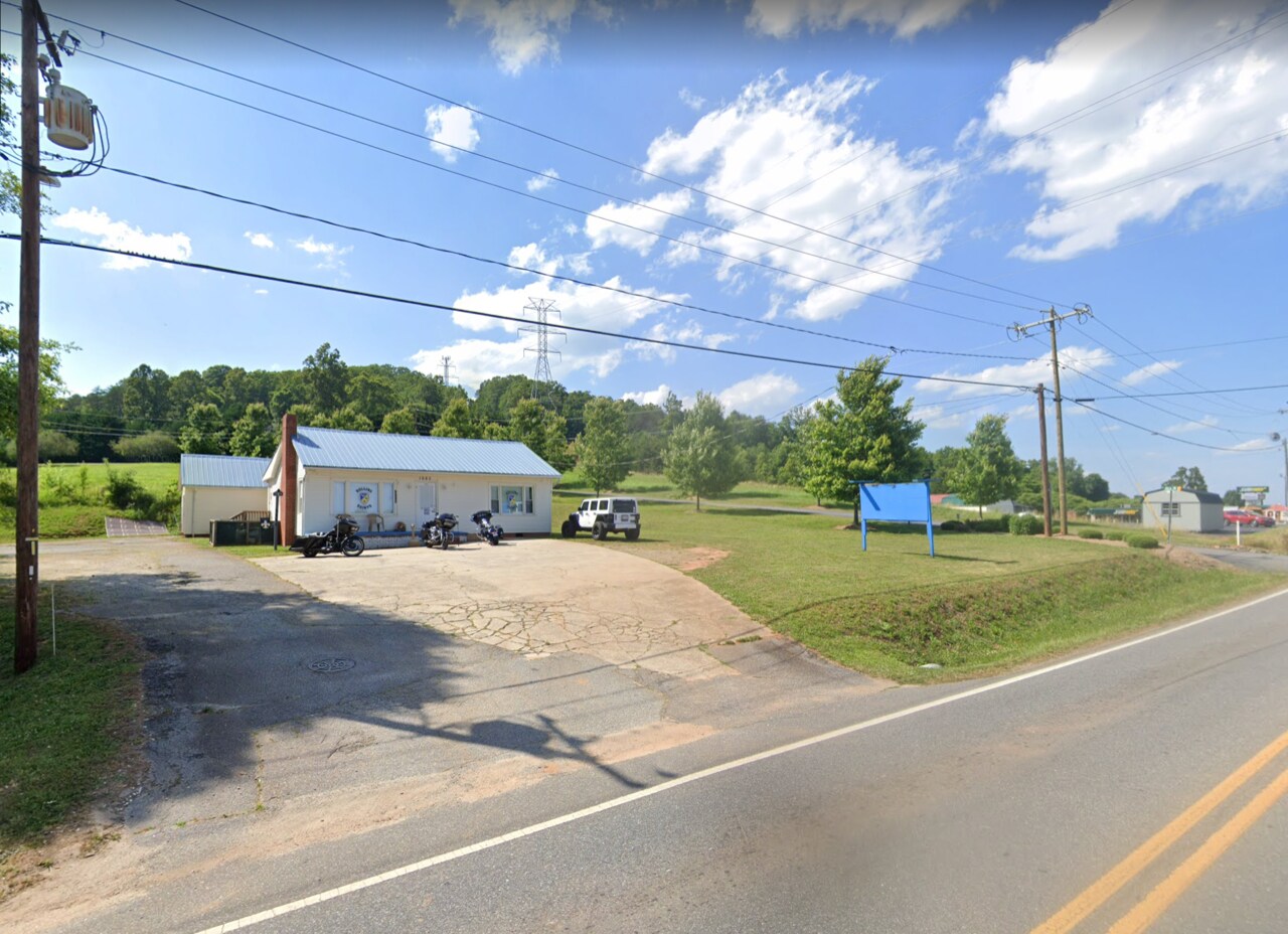 1680 Connelly Springs Rd, Lenoir, NC 28645