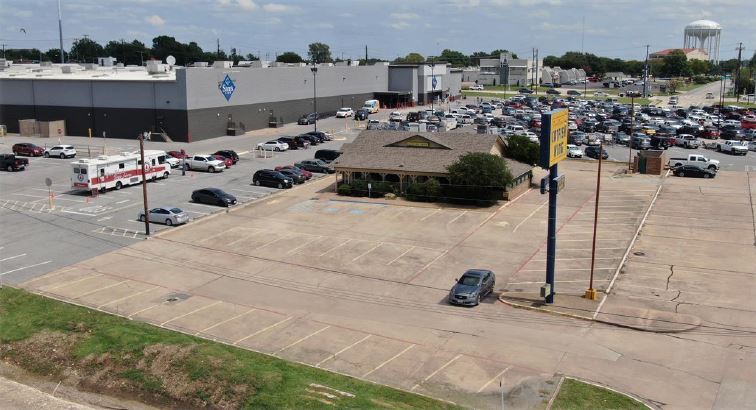 3301 N US Highway 75, Sherman, TX for lease Building Photo- Image 1 of 8