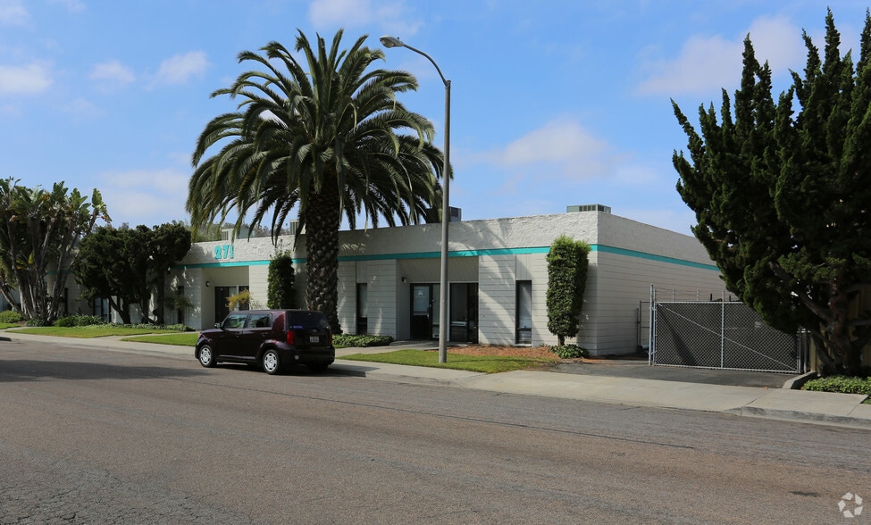 179 Roymar Rd, Oceanside, CA for lease - Building Photo - Image 1 of 17