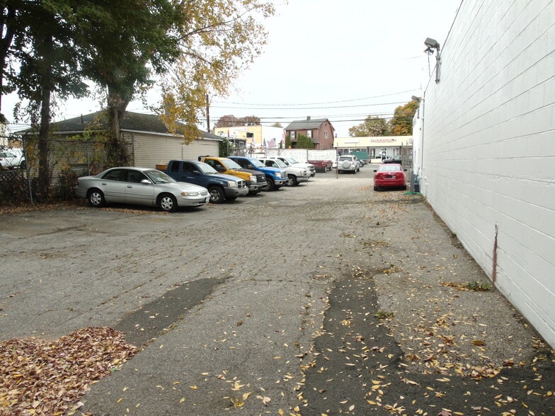 2126 Boston Ave, Bridgeport, CT for lease - Building Photo - Image 3 of 13