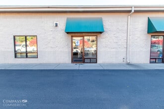 2525 NE Twin Knolls Dr, Bend, OR for lease Interior Photo- Image 2 of 16