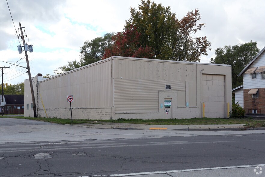 1938 Youngstown Rd, Warren, OH for sale - Primary Photo - Image 1 of 1
