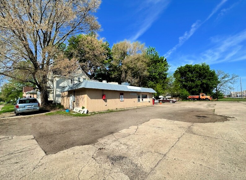 1020 Franklin St, Waterloo, IA 50703