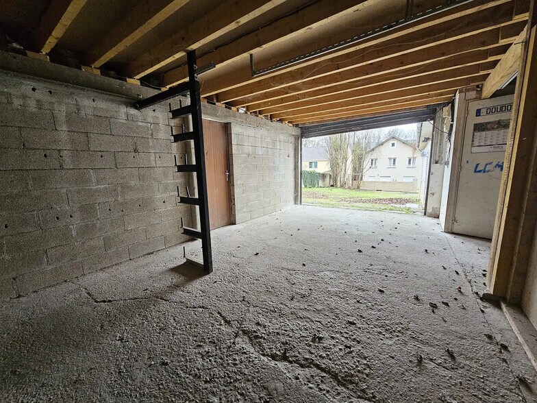 Flex in Champigny-sur-Marne for sale - Building Photo - Image 3 of 11