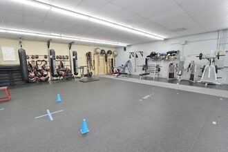 6980-6990 W Overland Rd, Boise, ID for lease Interior Photo- Image 1 of 22