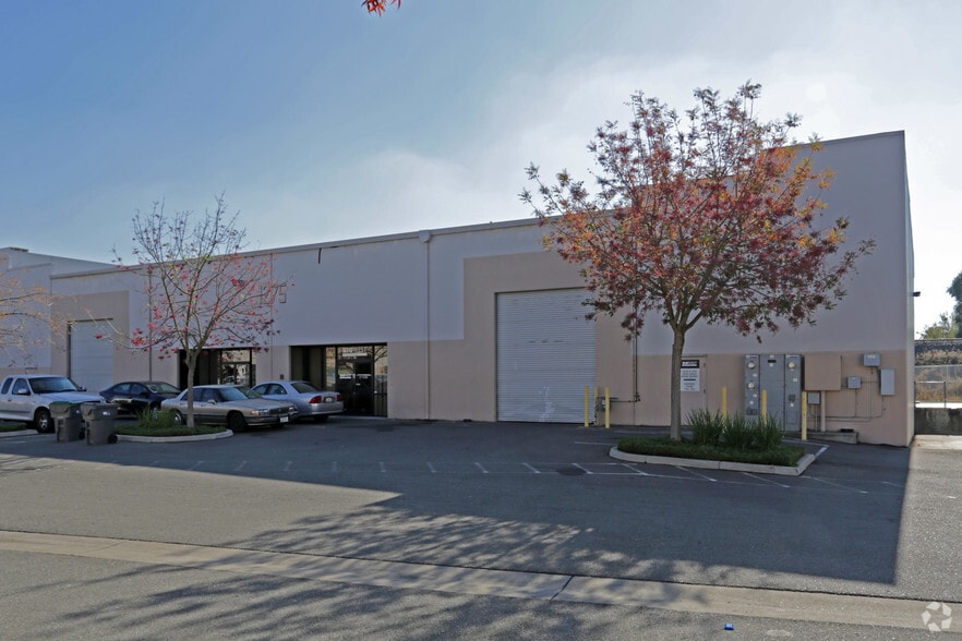 1275 Triangle Ct, West Sacramento, CA for lease - Building Photo - Image 3 of 7