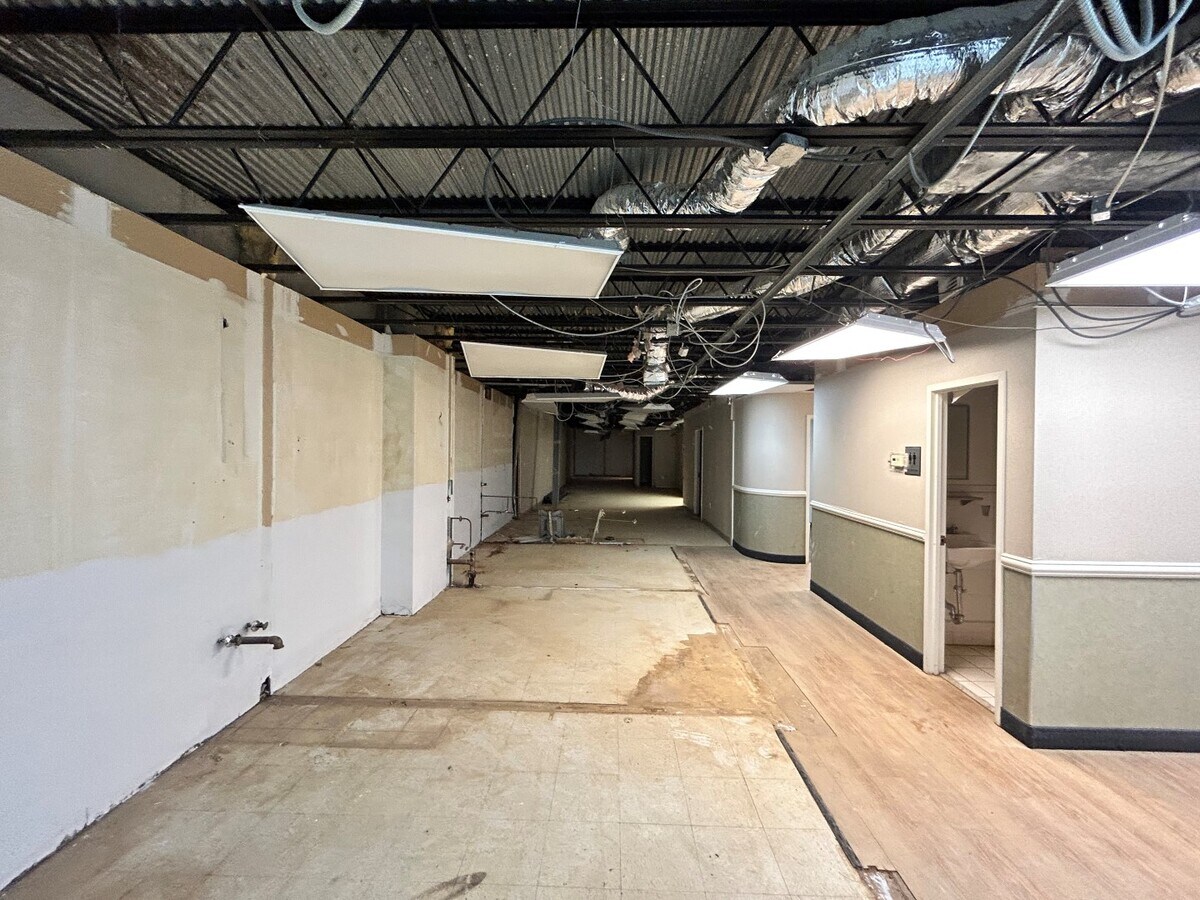 1201 Northern Blvd, Manhasset, NY 11030 1201 Northern Blvd.