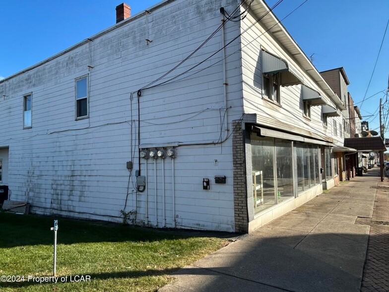 437-443 Centre Street St, Freeland, PA for sale - Building Photo - Image 2 of 26