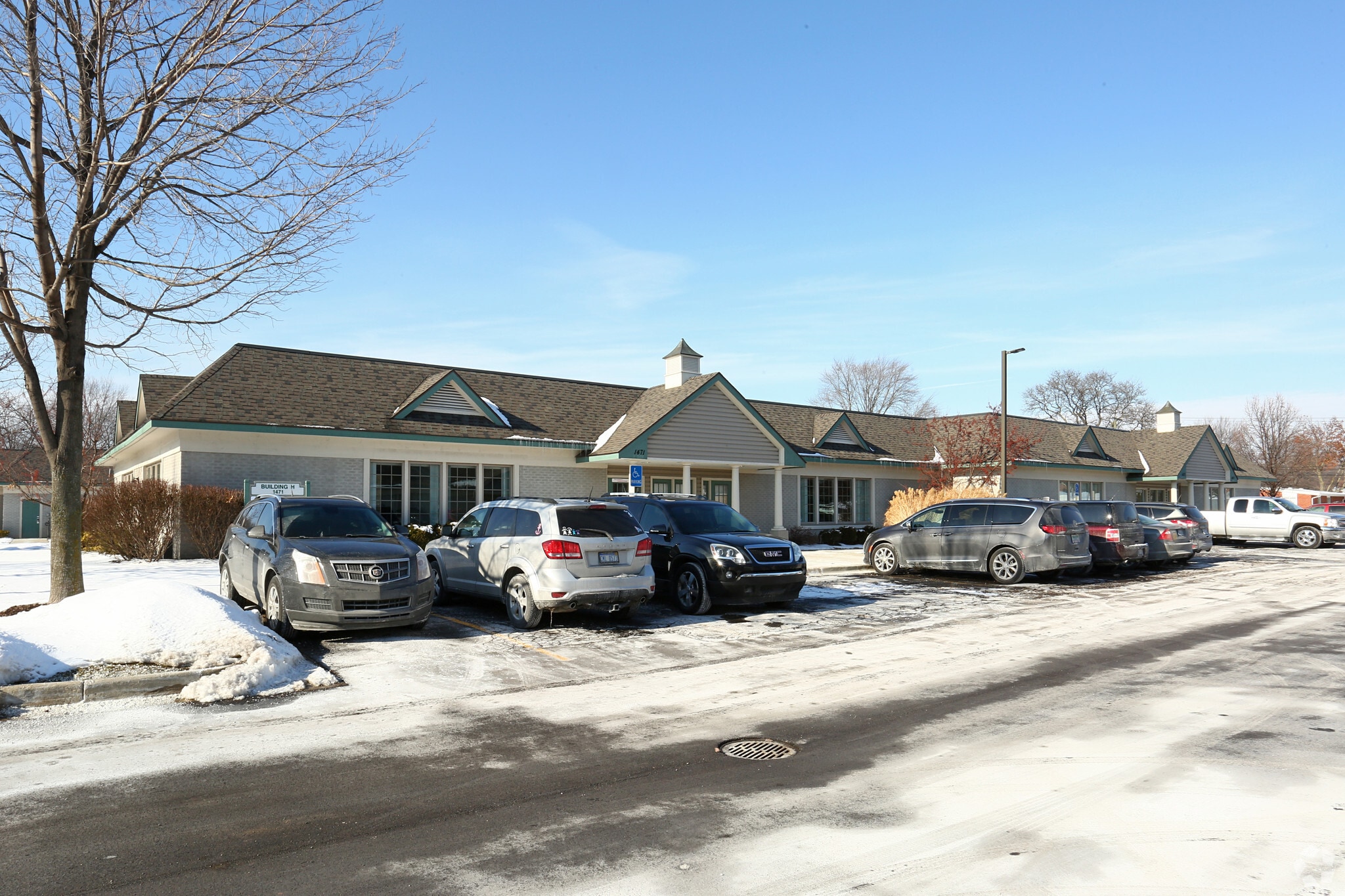 1471-1475 E 12 Mile Rd, Madison Heights, MI for lease Primary Photo- Image 1 of 5