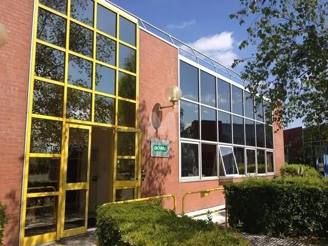Office in Les Ulis for lease - Building Photo - Image 1 of 12