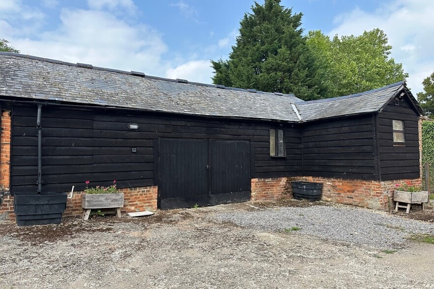 Hall Ct, Reading for lease - Building Photo - Image 1 of 2