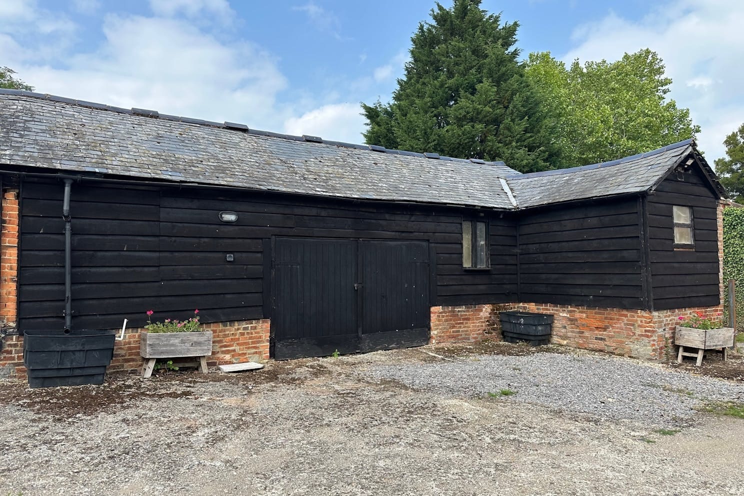 Hall Ct, Reading for lease Building Photo- Image 1 of 3