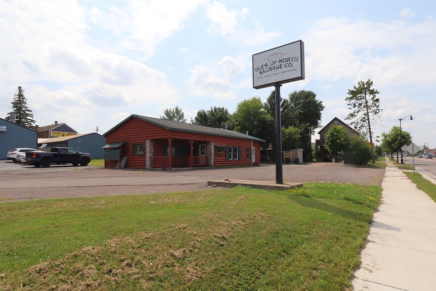 722 Lake Shore Dr E, Ashland, WI for sale - Building Photo - Image 1 of 26