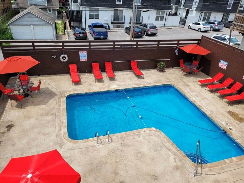 4440-4444 Jarboe St, Kansas City, MO for sale - Building Photo - Image 3 of 18