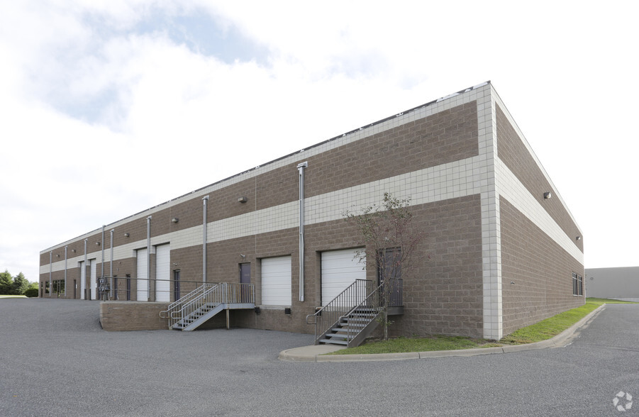 11110 Industrial Cir, Elk River, MN for lease - Building Photo - Image 3 of 5