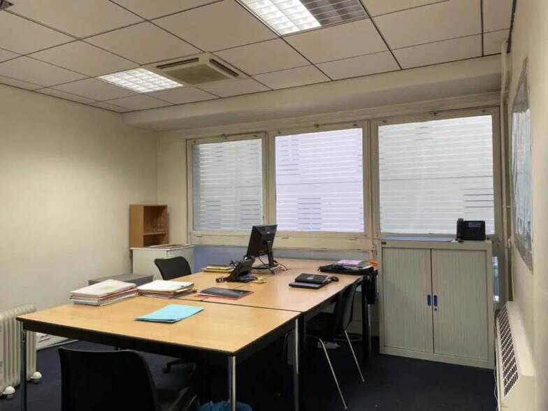 Office in Paris for lease - Interior Photo - Image 3 of 11