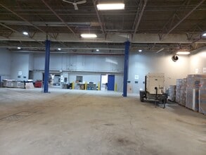 4357 54 Av SE, Calgary, AB for lease Building Photo- Image 1 of 5