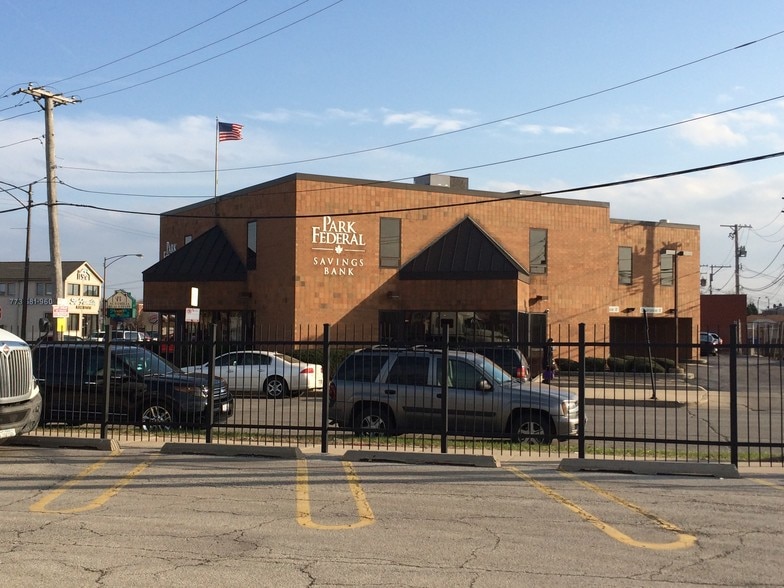 5400 S Pulaski Rd, Chicago, IL for lease - Primary Photo - Image 1 of 7