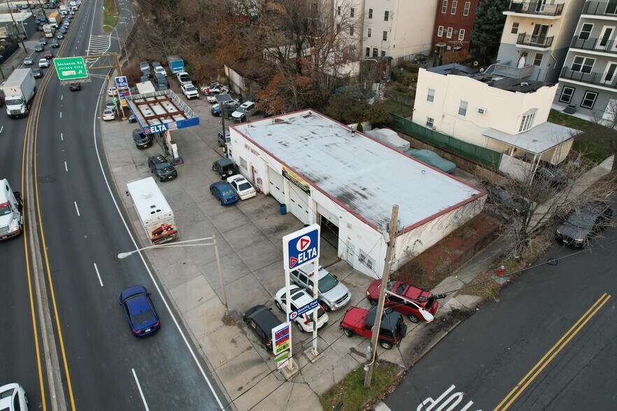 770 Tonnelle Ave, Jersey City, NJ 07307 Delta Station Central Auto