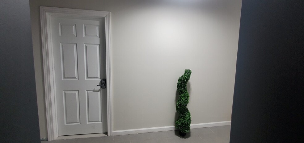 215 Old Tappan Rd, Old Tappan, NJ for lease - Building Photo - Image 2 of 5