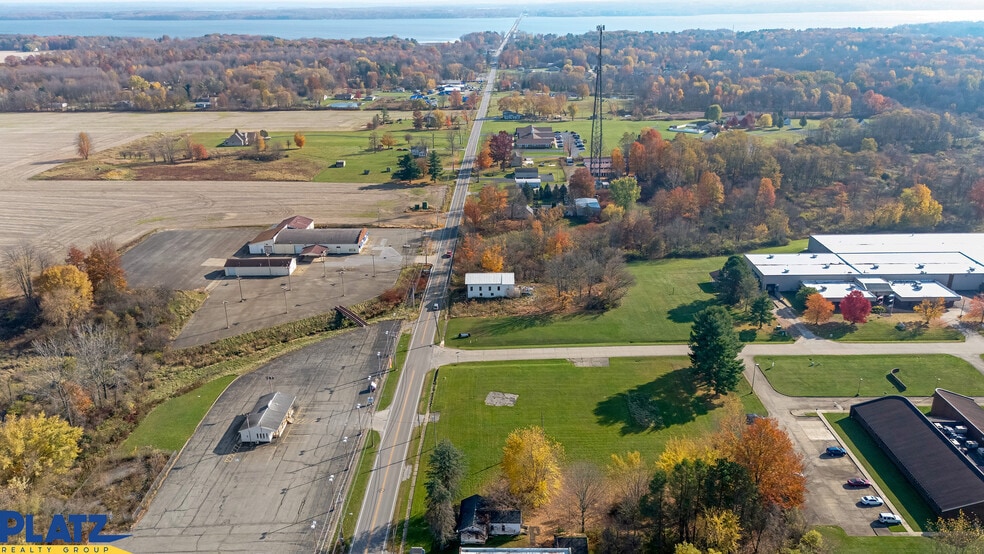 460 Main st, Andover, OH for lease - Building Photo - Image 2 of 4