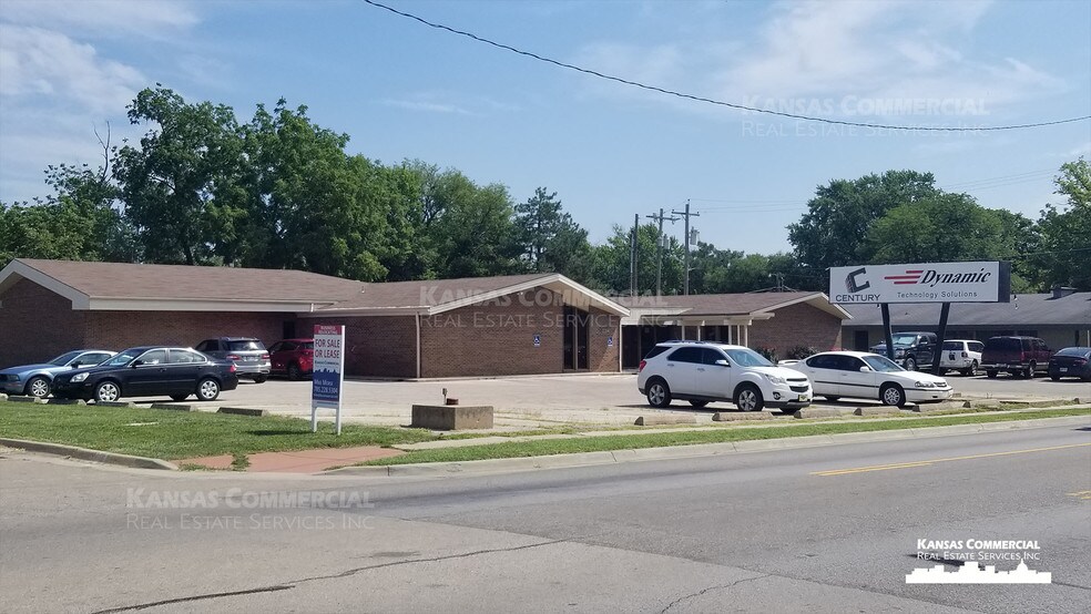 2214 SW 10th Ave, Topeka, KS for sale - Building Photo - Image 1 of 1