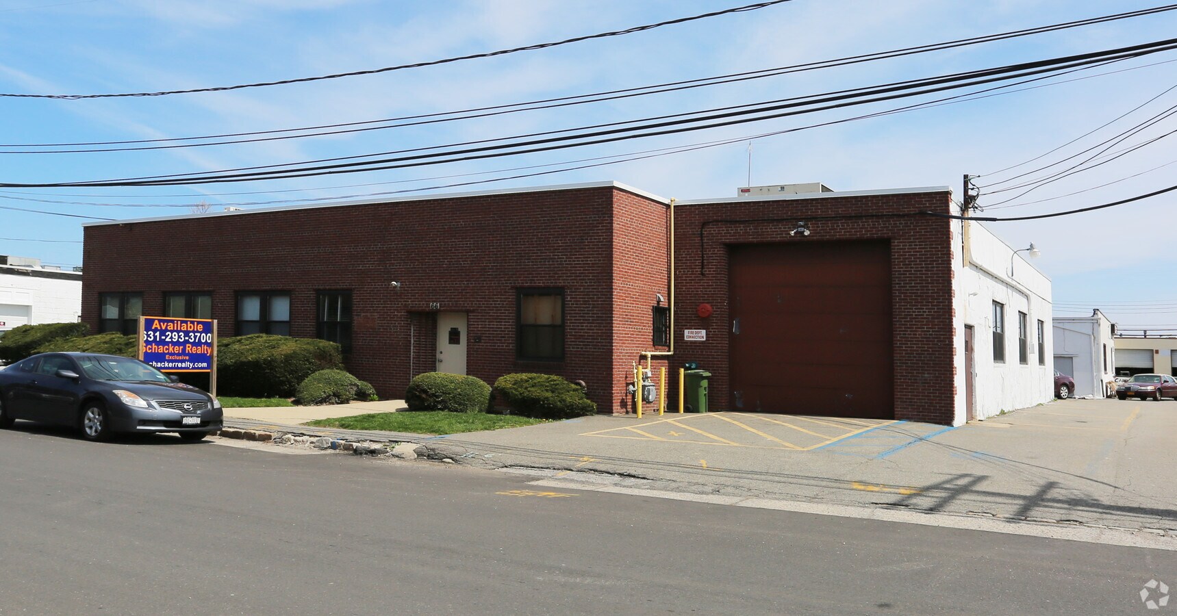 66 Brooklyn Ave, New Cassel, NY 11590